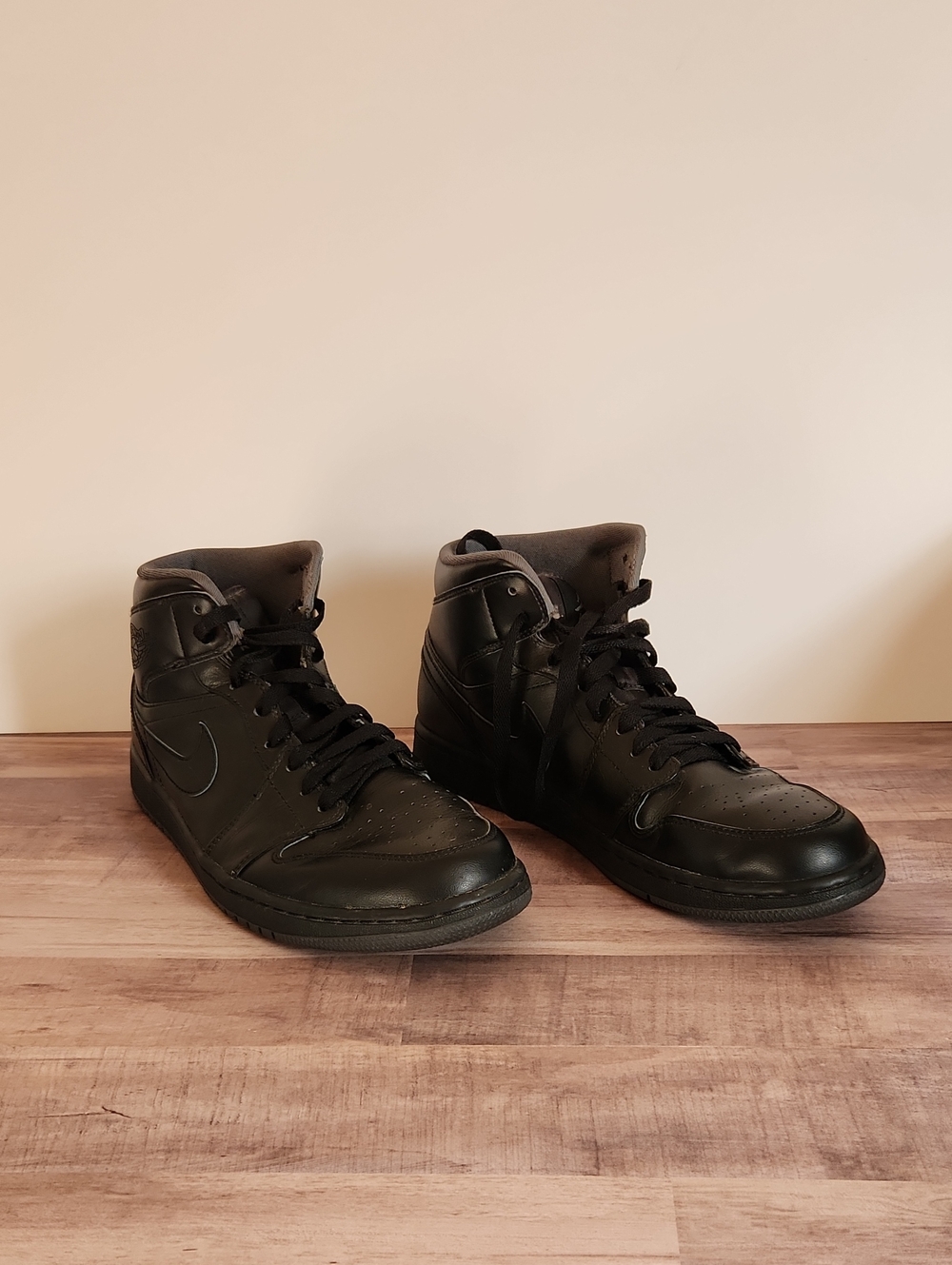 2015 Air Jordan Black (554724-021) Nike  Men’s Leather High-Top Sneakers